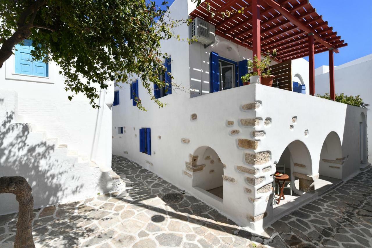 Adriana Parikia (Paros)